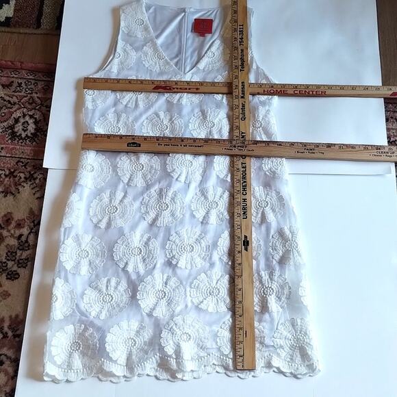 Tracy Negoshian Embroidered Floral White Sheer Chiffon Shift Pencil Dress XS - Picture 8 of 13